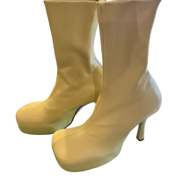 BOTTEGA VENETA Women's 79MM Leather Zip Boots - 35.5 (5.5) - NWOT